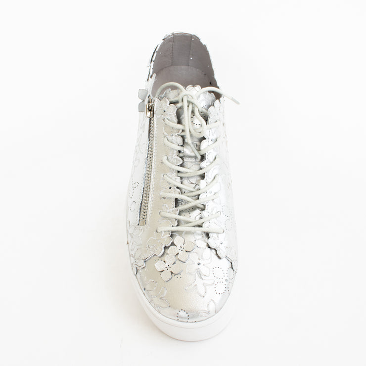 Django and Juliette Leere Silver White Sneakers top. Size 46 womens shoes