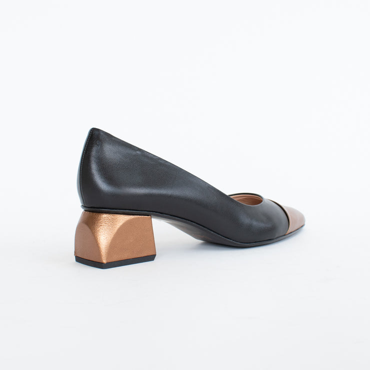 Dansi Malaga Black Bronze Shoe back. Size 44 womens shoes